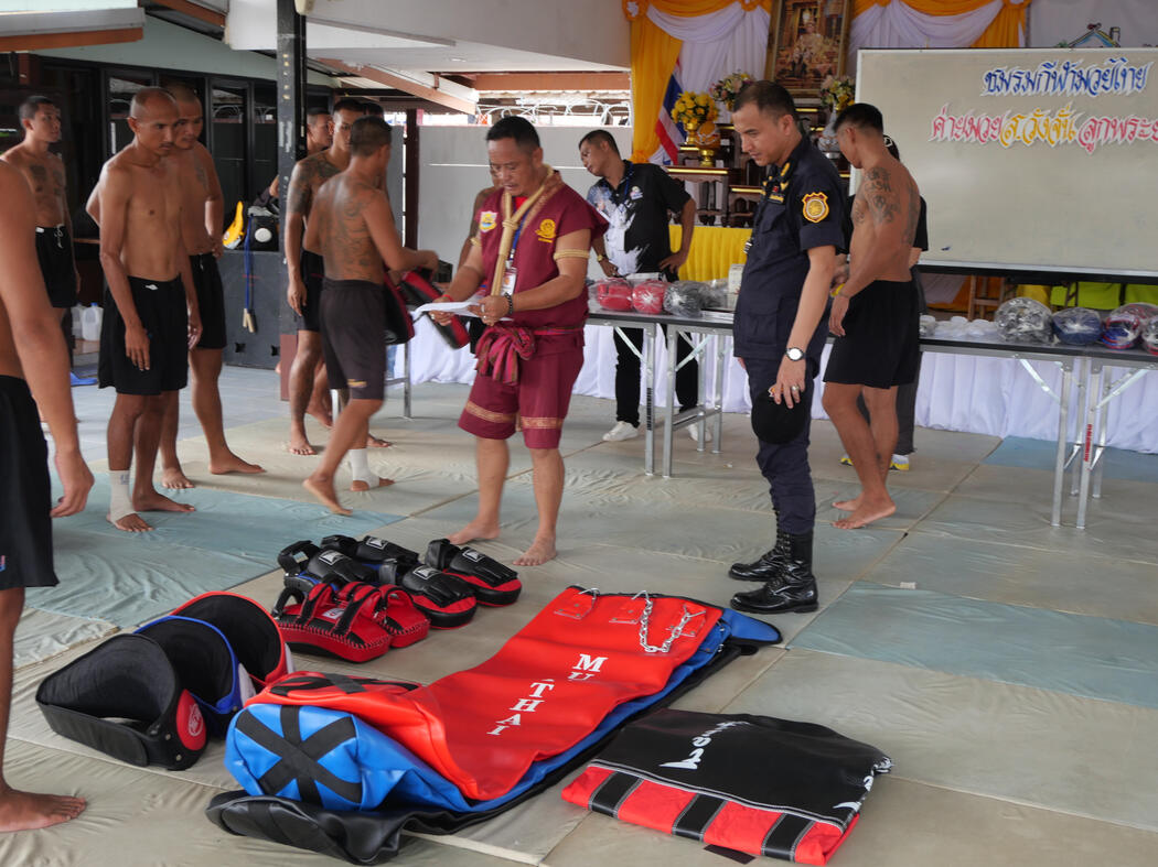 RHLS HOLDING - Support Muay Thai Equipment to Sor Wangchan Look Phrayom Muay Thai Gym RHLS HOLDING - Support Muay Thai Equipment to Sor Wangchan Look Phrayom Muay Thai Gym