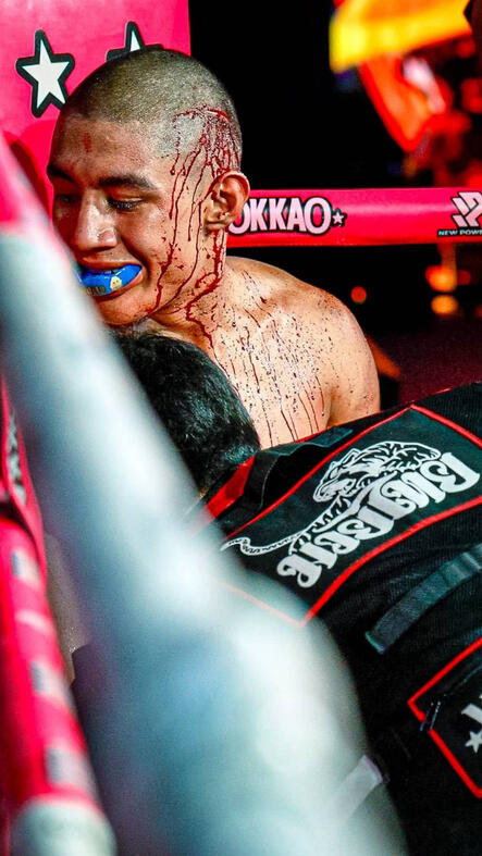 RHLS HOLDING - We would like to extend our heartfelt congratulations on the victory of the inmate-boxer from Ang Thong Prison. RHLS HOLDING - We would like to extend our heartfelt congratulations on the victory of the inmate-boxer from Ang Thong Prison.